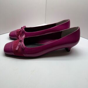 Comfortview Womens Magenta Patent Suede Bow Square Toe Kitten Heel Pumps 8.5M